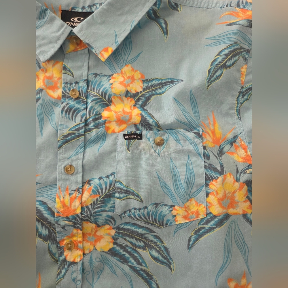 Classic O'Neill Short Sleeve Button-Down Tropical Shirt - Picture 5 of 5